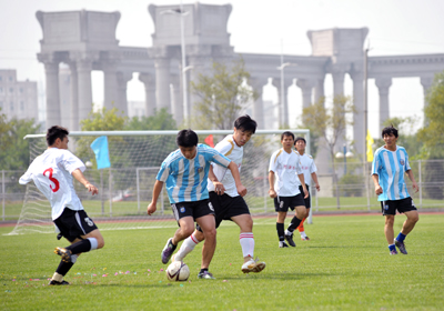 欧预赛最新战报，意大利0：0晋级，英格兰1：1，丹麦0：2，捷克3：0-今日头条